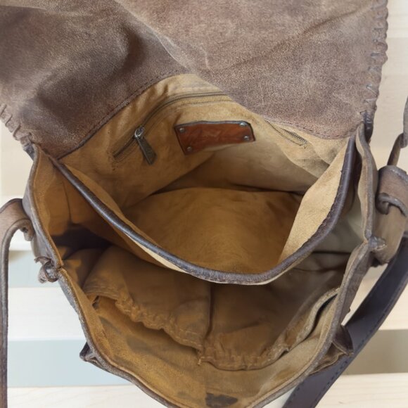 Patricia Nash Beaumont Leather Crossbody Purse - Picture 4 of 6